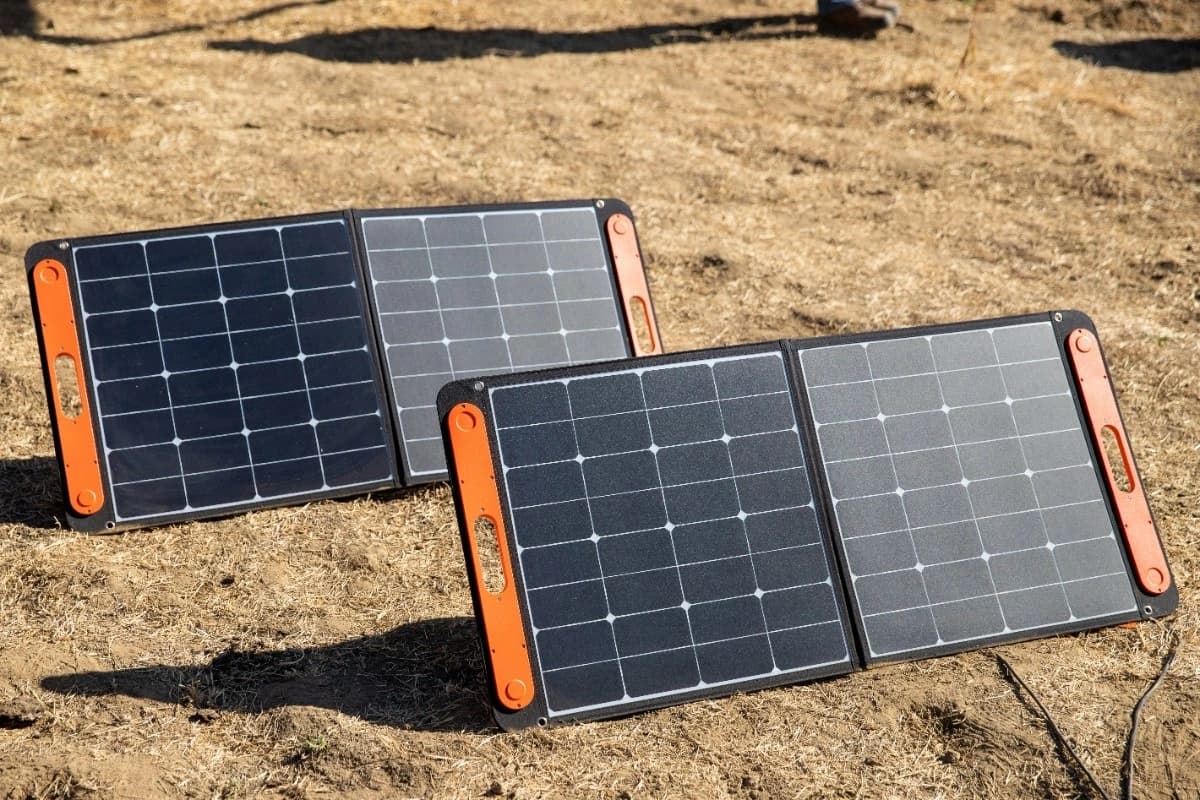 Solar Panel Efficiency: Converting Peak Sun Hours to Annual kWh Output for Your Roof